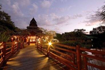 هتل Pai Hotsprings Spa Resort