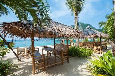 هتل Phi Phi Island Cabana