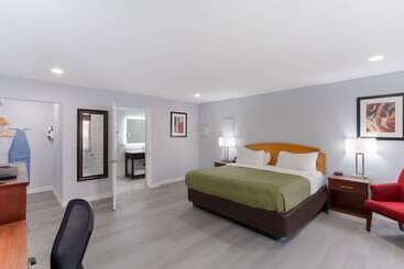هتل Quality Inn Redding Near I5