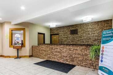 هتل Quality Inn & Suites Chesterfield Village