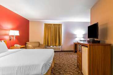 هتل Quality Inn & Suites Chesterfield Village