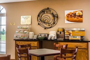 هتل Quality Inn & Suites Chesterfield Village