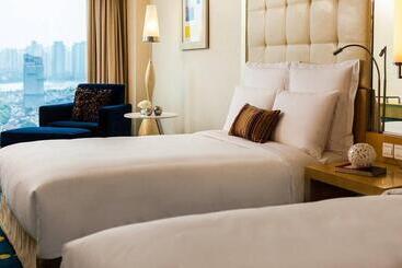 Renaissance Shanghai Yu Garden Hotel On The Bund