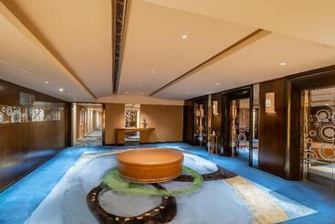 Renaissance Shanghai Yu Garden Hotel On The Bund