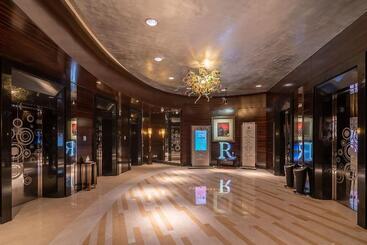 Renaissance Shanghai Yu Garden Hotel On The Bund