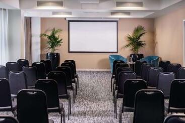 هتل Rydges Wellington