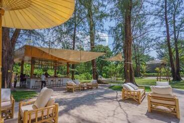هتل Sala Phuket Mai Khao Beach Resort