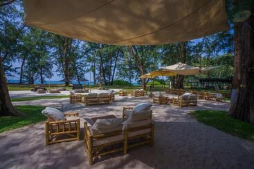 هتل Sala Phuket Mai Khao Beach Resort