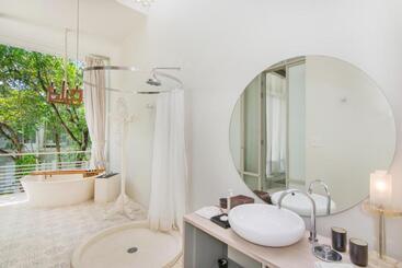 هتل Sala Phuket Mai Khao Beach Resort