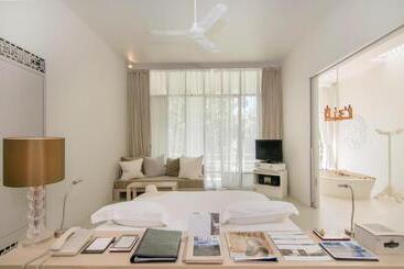 هتل Sala Phuket Mai Khao Beach Resort