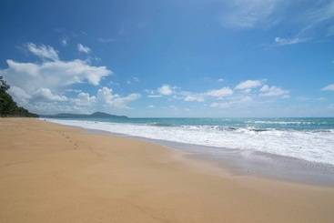 هتل Sala Phuket Mai Khao Beach Resort
