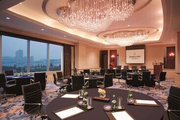 هتل Shangri La Guangzhou 3 Minutes By Walking To Canton Fair Complex