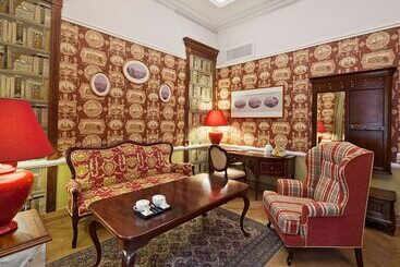 هتل The Bonerowski Palace Boutique