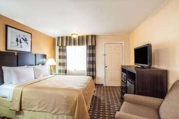 هتل Travelodge By Wyndham South Burlington