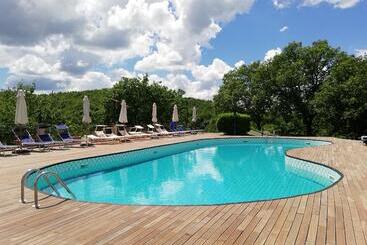 Апартаменты Villaggio Le Querce