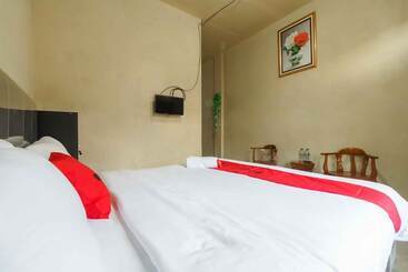 هتل Reddoorz Near Bukit Kubu Berastagi