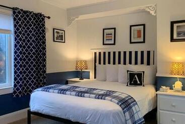 Acadia Hotel   Downtown