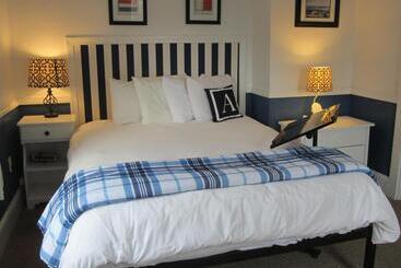 Acadia Hotel   Downtown