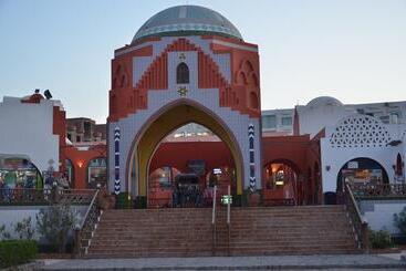 هتل Arabia Azur Resort