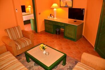 هتل Arabia Azur Resort