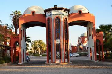 هتل Arabia Azur Resort