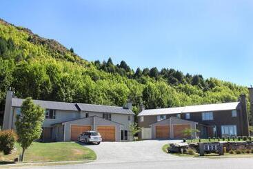 هتل Arrowfield Apartments