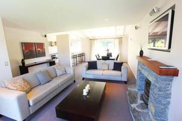 هتل Arrowfield Apartments