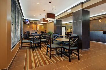هتل Best Western Plus Seawall Inn & Suites By The Beach