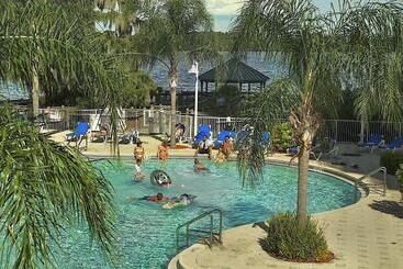هتل Blue Heron Beach Resort