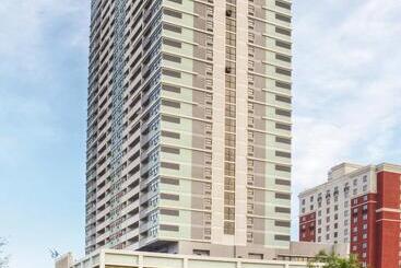 هتل Club Wyndham Skyline Tower