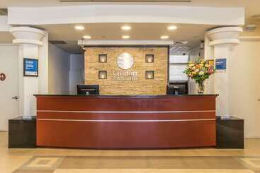 Hotel Comfort Inn & Suites Laguardia Airport