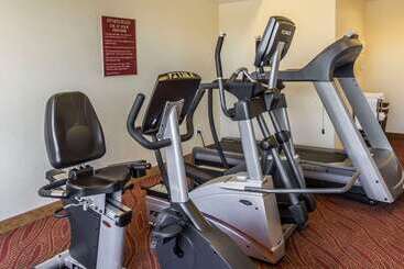 هتل Comfort Inn & Suites Laguardia Airport