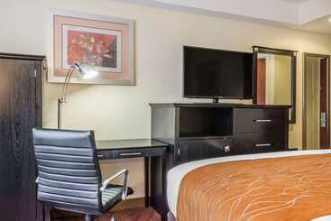 هتل Comfort Inn & Suites Laguardia Airport
