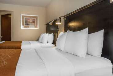 هتل Comfort Inn & Suites Laguardia Airport