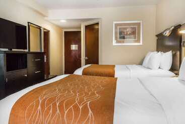 هتل Comfort Inn & Suites Laguardia Airport