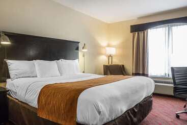هتل Comfort Inn & Suites Laguardia Airport