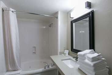 هتل Comfort Suites Austin Nw Lakeline