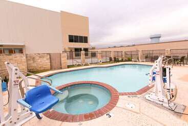 هتل Comfort Suites Austin Nw Lakeline