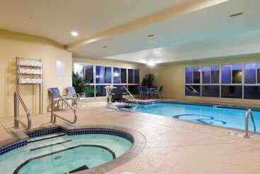 هتل Comfort Suites Central I 44