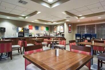 هتل Comfort Suites Central I 44
