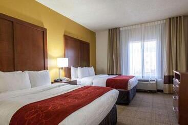 هتل Comfort Suites Central I 44