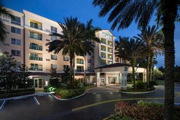 هتل Courtyard By Marriott Fort Lauderdale Weston