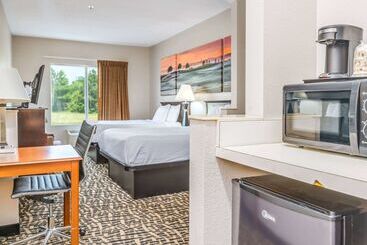 هتل Days Inn By Wyndham Coliseum Montgomery Al