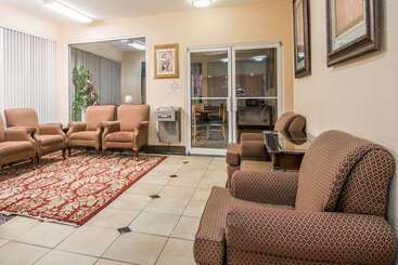 هتل Days Inn By Wyndham Coliseum Montgomery Al