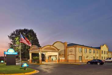 هتل Days Inn By Wyndham Coliseum Montgomery Al