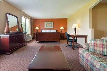 هتل Days Inn By Wyndham Coliseum Montgomery Al