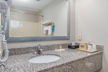 هتل Days Inn By Wyndham Coliseum Montgomery Al