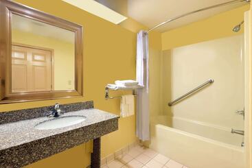 هتل Days Inn By Wyndham Coliseum Montgomery Al
