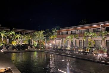 هتل Dimitile Hôtel & Spa