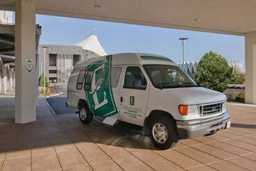 هتل Embassy Suites By Hilton Hampton Convention Center
